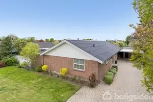 Villa på Ladehøjvej 9, 8831 Løgstrup