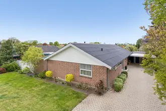 Villa på Ladehøjvej 9, 8831 Løgstrup