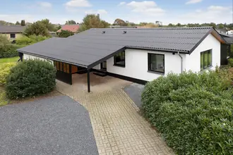 Villa på Kærvænget 19, Dommerby, 7800 Skive
