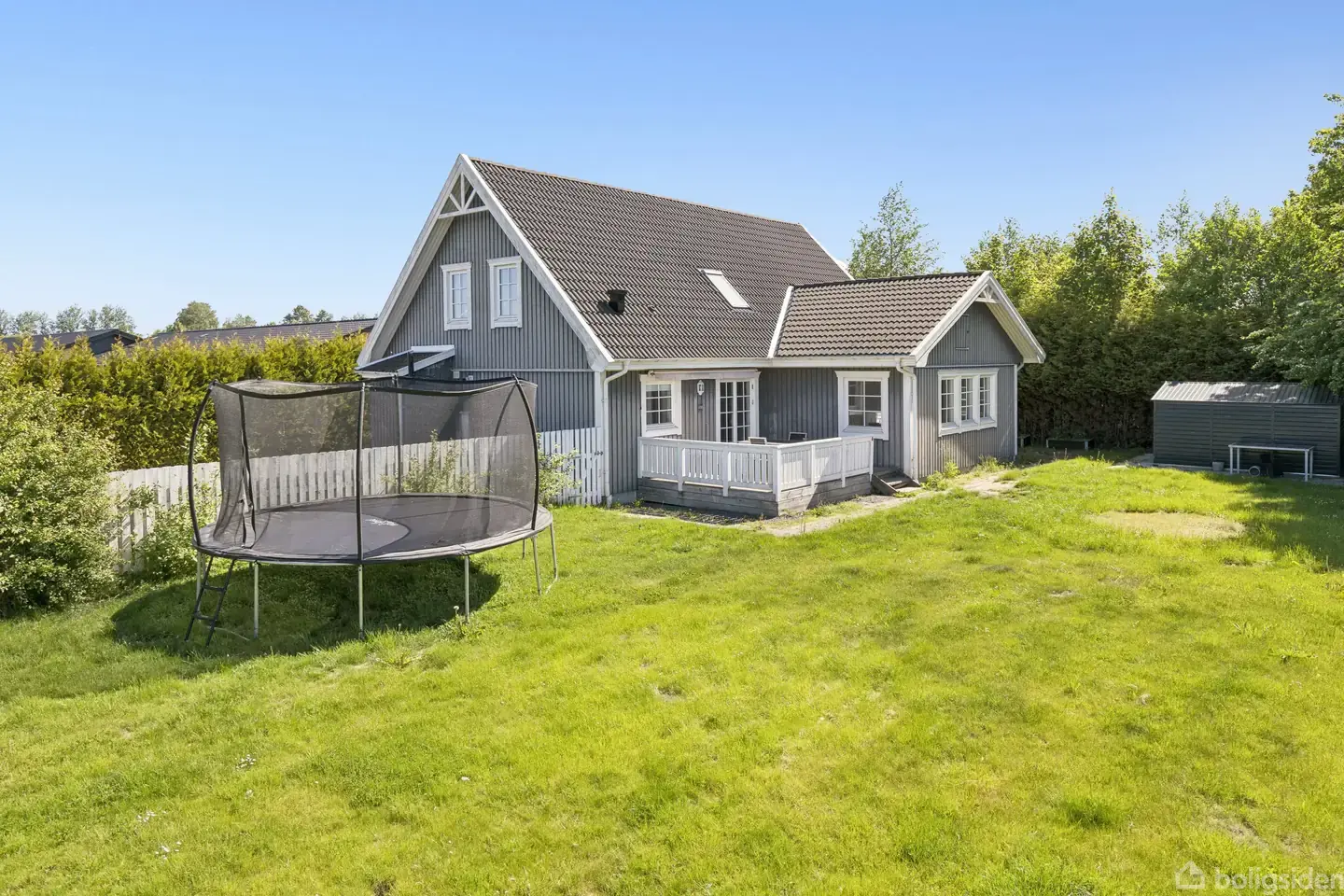 Moderne familievilla i rolige omgivelser