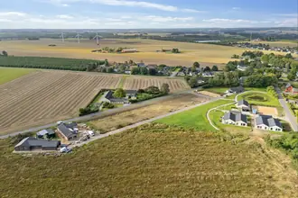 Helårsgrund på Herstvej 9, Grundfør, 8382 Hinnerup