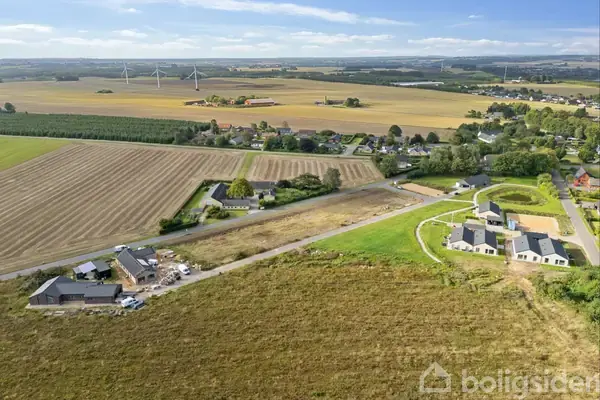 Helårsgrund på Herstvej 9, 8382 Hinnerup