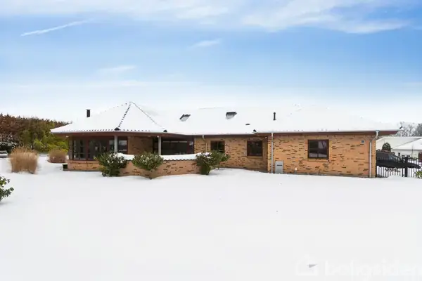 Villa på Ravnsbjerggårdsvej 301, 3480 Fredensborg