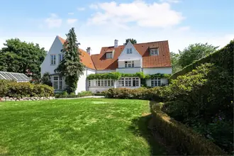 Villa på Jægersborg Alle 128, 2820 Gentofte