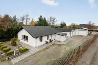 Villa på Lysholm Alle 92, 4690 Haslev