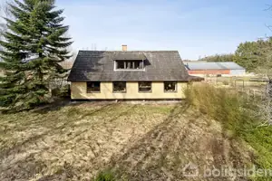 Landejendom på Eskesvej 9, 3700 Rønne