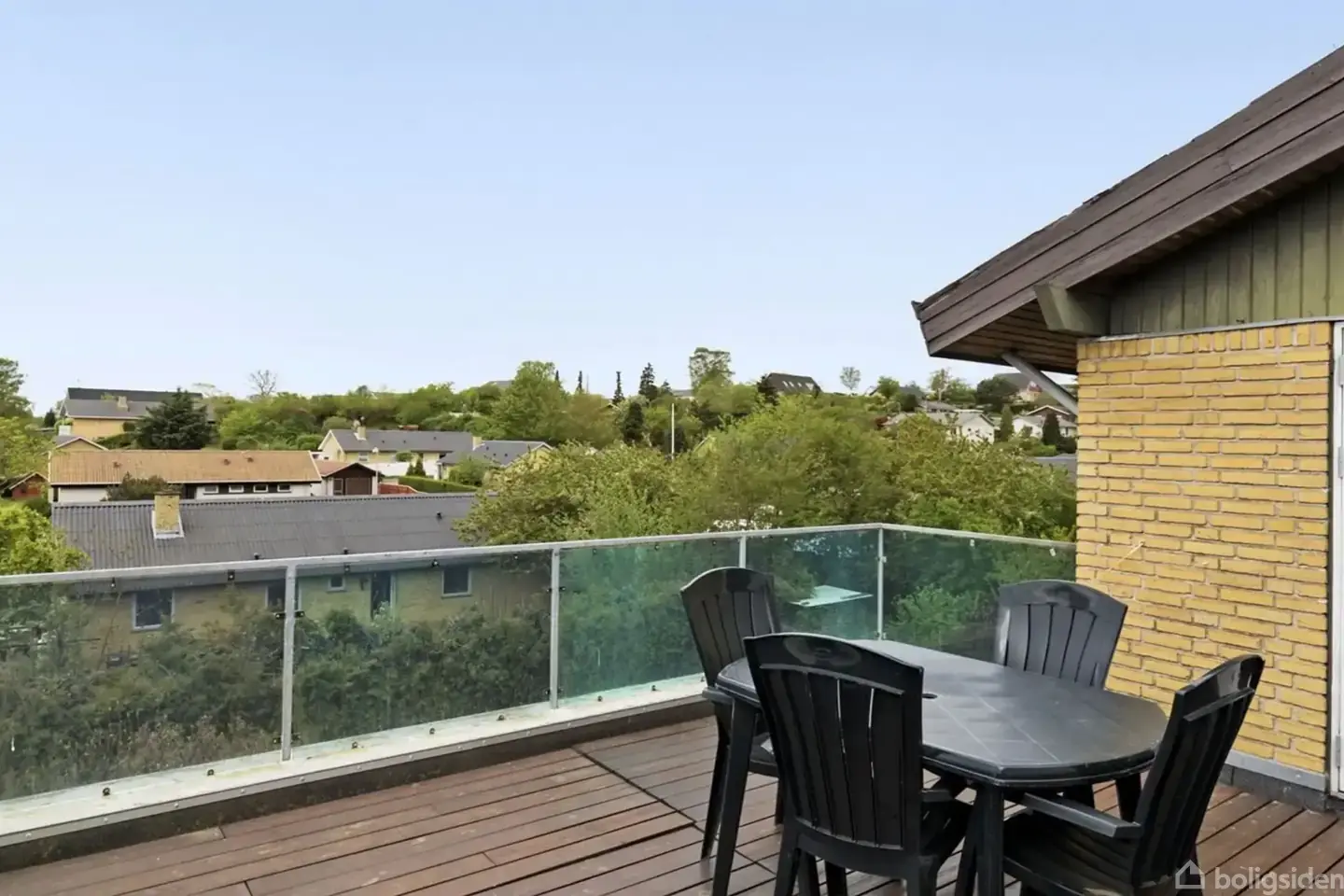 MEGET RUMMELIG FAMILIEVILLA PÅ 203 M2 BOLIG I "TRØJELØKKEKVARTERET", GARAGE/CARPORT, TERRASSE MED UDSIGT OVER OMRÅDET - TÆT PÅ NYRUPSKOLEN - View 2