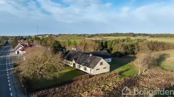 Landejendom på Lønstrupvej 391, 9800 Hjørring