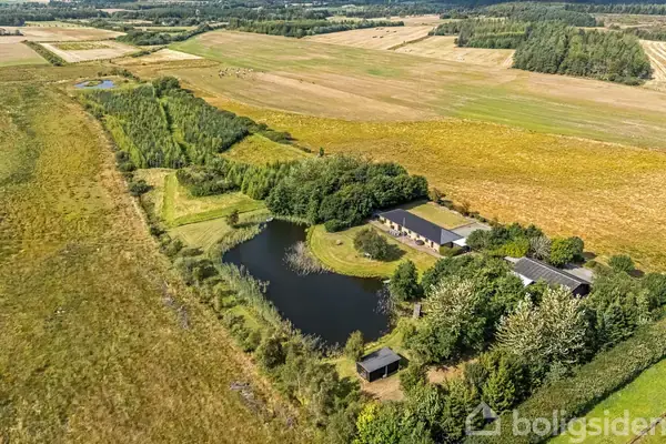 Landejendom på Vilhelmsborgvej 104, 7660 Bækmarksbro