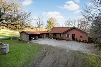 Landejendom på Lille Veksøvej 15, 3670 Veksø Sjælland