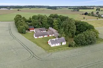 Landejendom på Hornsherredvej 44, Lyndby, 4060 Kirke Såby