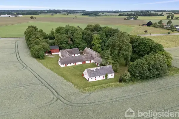 Landejendom på Hornsherredvej 44, 4060 Kirke Såby