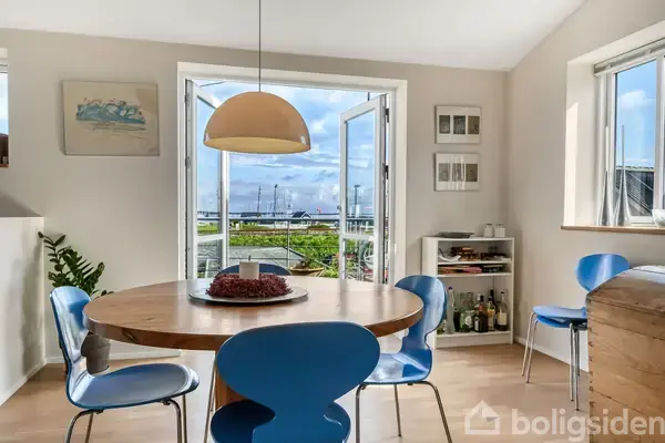 Villa på Strandvejen 8, 7600 Struer