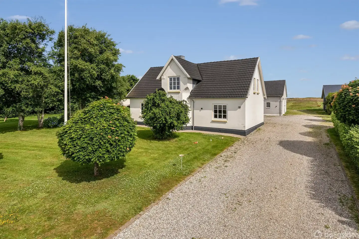 Landejendom på Skads Byvej 26, 6705 Esbjerg Ø