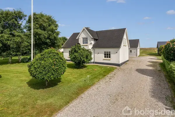 Landejendom på Skads Byvej 26, 6705 Esbjerg Ø