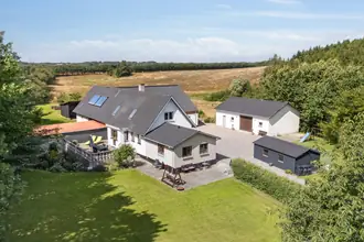 Landejendom på Lillemøllevej 33, Hvornum, 9500 Hobro