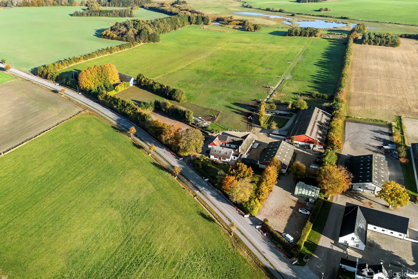 Landejendom på Assendløsevejen 63, 4130 Viby Sjælland