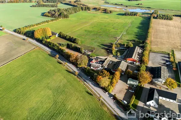 Landejendom på Assendløsevejen 63, 4130 Viby Sjælland