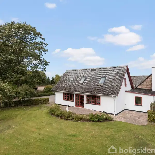 Landejendom på Assendløsevejen 63, 4130 Viby Sjælland