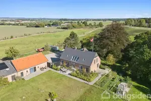 Landejendom på Balvej 24, 5762 Vester Skerninge