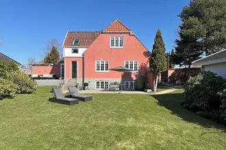 Villa på Krogholmgårdsvej 85, Trørød, 2950 Vedbæk