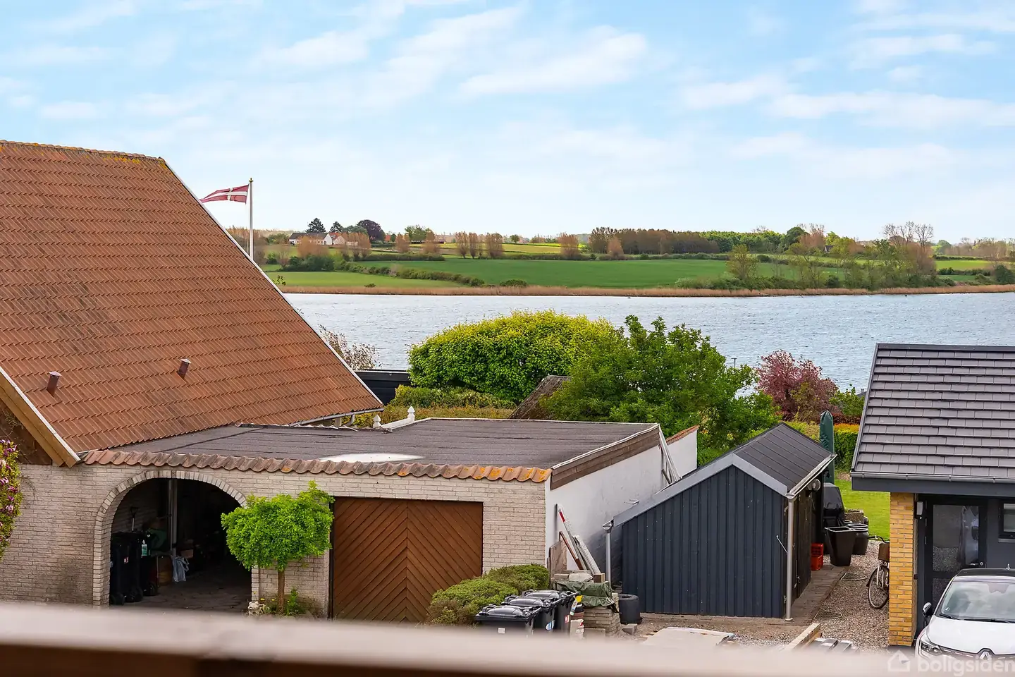 Villa med fjordudsigt og stor have i Munkebo