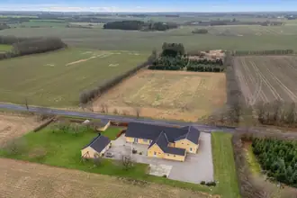 Landejendom på Strandvejen 32, Haverslev, 9610 Nørager