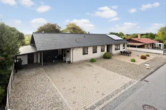 Villa på Aspvej 4, Linde, 7600 Struer