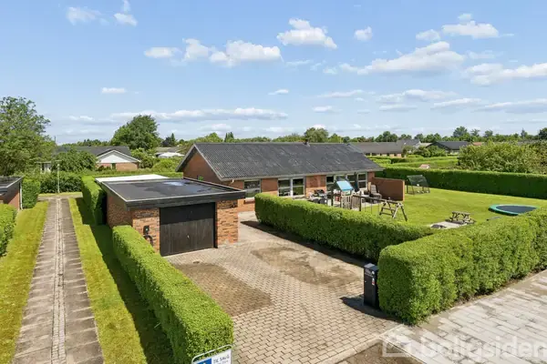 Villa på Saturnvej 30, 8723 Løsning