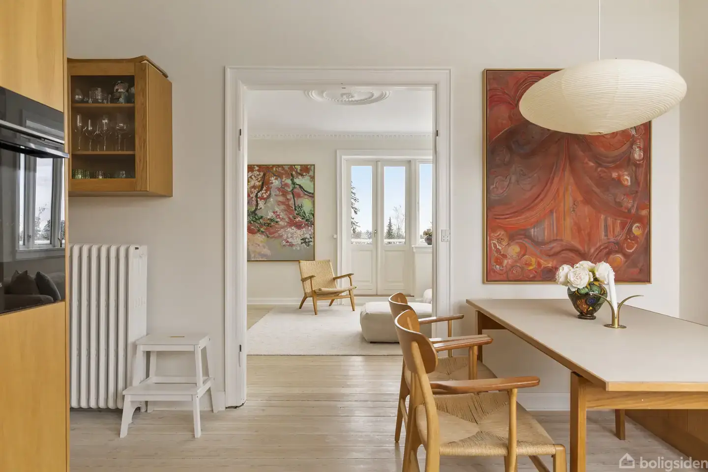 Smuk og istandsat villalejlighed med privat have og stor altan i rolige omgivelser i Charlottenlund