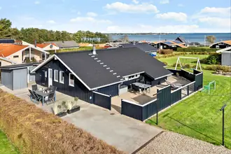 Fritidshus på Havremarken 18, Grønninghoved, 6093 Sjølund