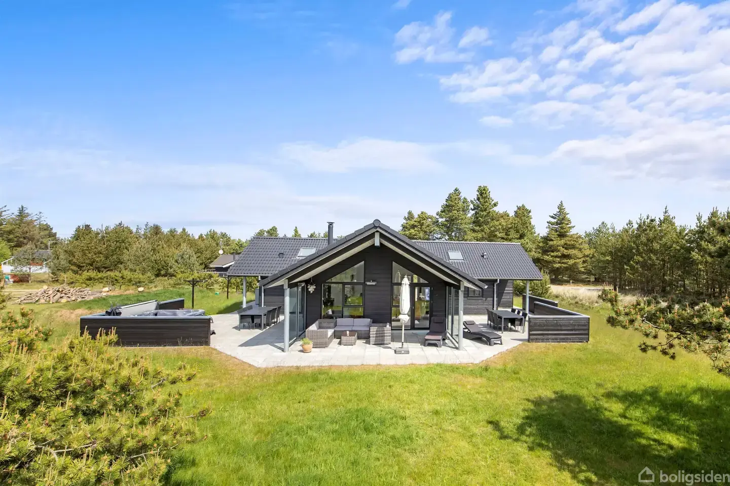 Lyst og indbydende sommerhus i Blåvand!