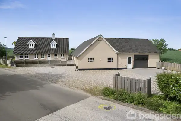 Villa på Kirkedalsvej 1, 7130 Juelsminde
