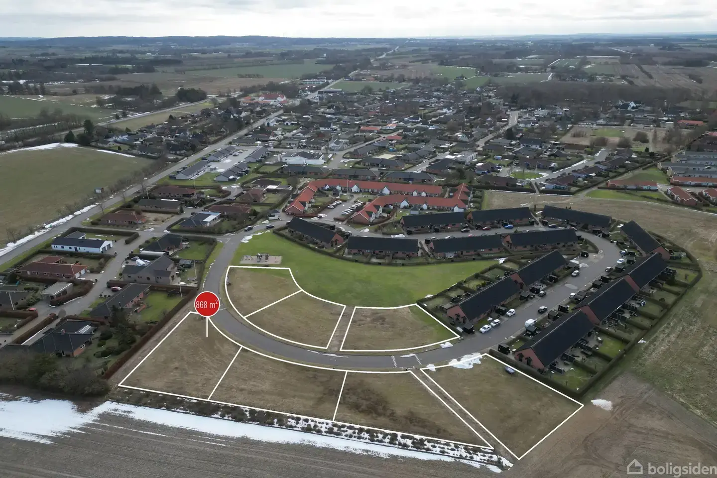 Tomt, 868 m²