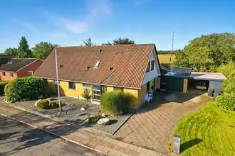 Villa på Kirkevej 62, Sejstrup, 6740 Bramming