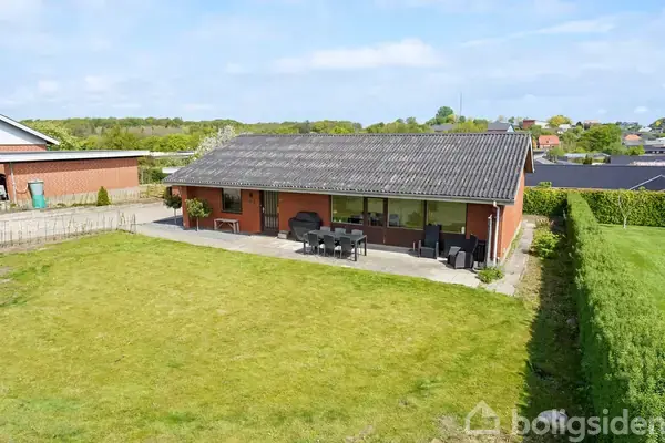 Villa på Cikorievej 12, 8763 Rask Mølle