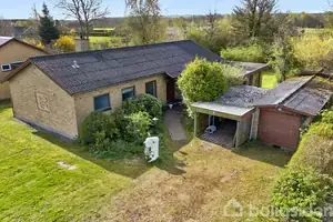 Villa på Kirkedalsvej 8, 7130 Juelsminde
