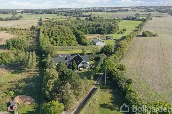 Landejendom på Holmevej 77, 4700 Næstved