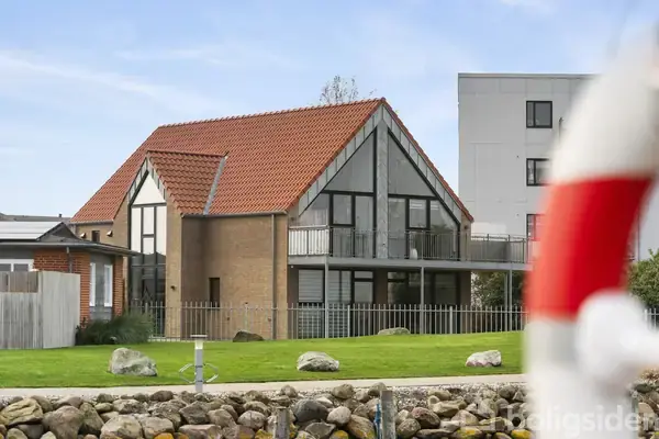 Villa på Strandvejen 8, 7130 Juelsminde