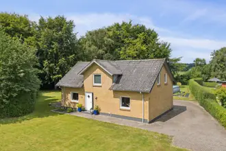 Villa på Bøgevej 1, 7490 Aulum