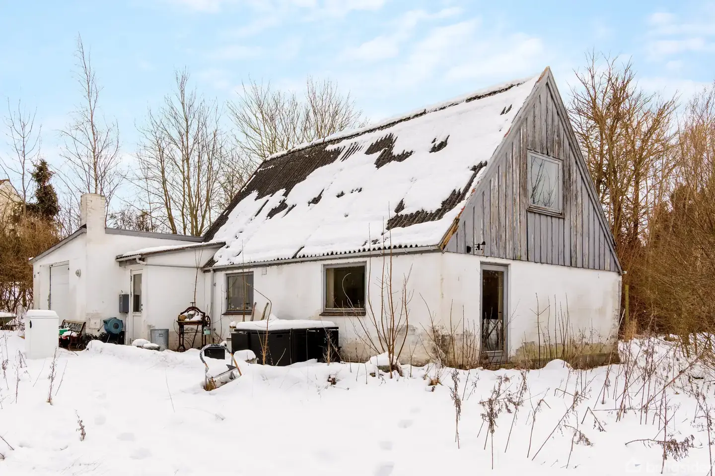Villa med integreret garage for enden af stille vej i Ugerløse