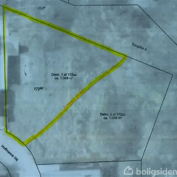 Et kort viser en grund med to afgrænsede dele. Del 1 er ca. 1.049 m², og del 2 er ca. 1.058 m². Veje omkring hedder Bangsbo 4 og Hofmansvej.