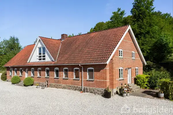 Landejendom på Hadstenvej 5, 8870 Langå