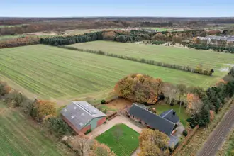 Landejendom på Vardevej 68, Sig, 6800 Varde