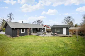 Fritidshus på Skovsagervej 9, Dyngby Strand, 8300 Odder