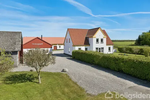 Landejendom på Storskovvej 76, 9330 Dronninglund