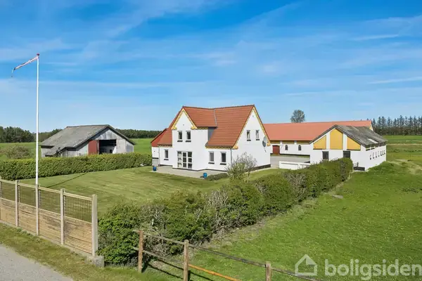 Landejendom på Storskovvej 76, 9330 Dronninglund
