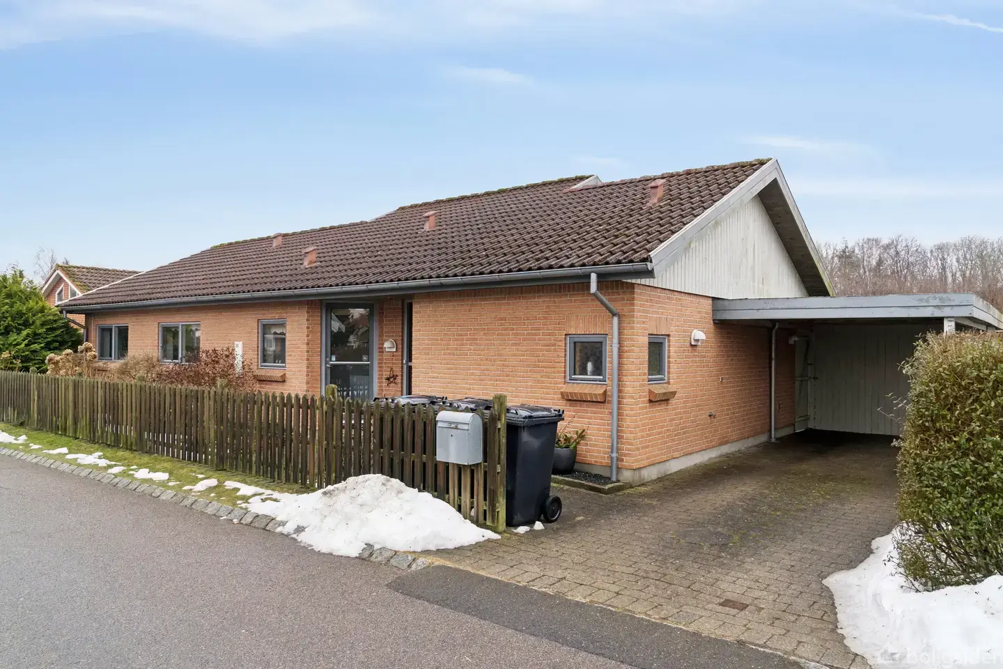 Indbydende villa i attraktive Hou – tæt på strand, natur og trygge stisystemer
