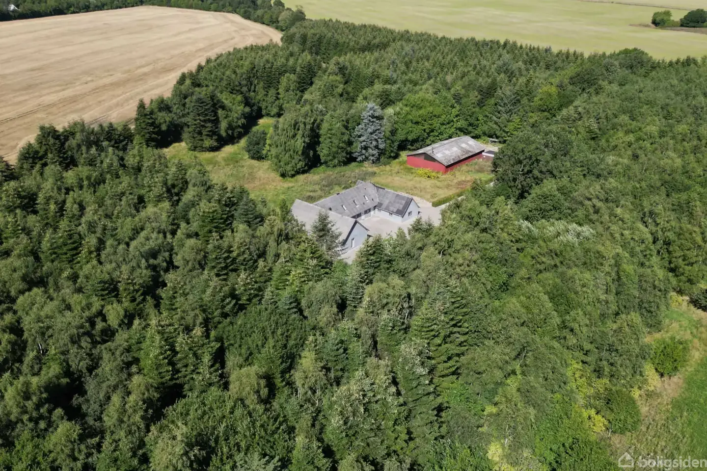 House, 264 m², land 107862 m²