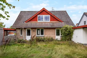Villa på Lystrupvej 32, Lystrup, 8961 Allingåbro